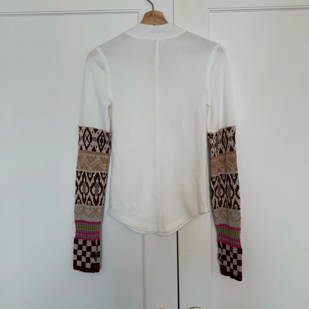 Free People “Gorgeous Thermal Cuff”‎